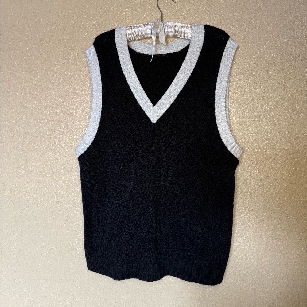 XL Black and White Sweater Vest